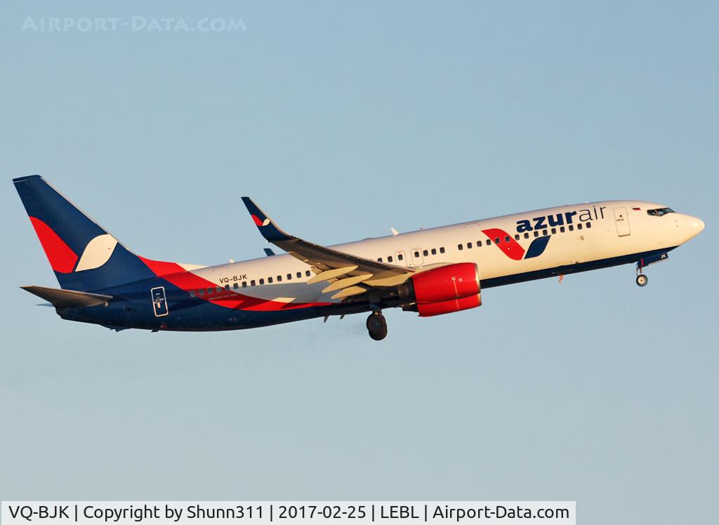 VQ-BJK, 1999 Boeing 737-8K5 C/N 27984, Taking off from rwy 07R