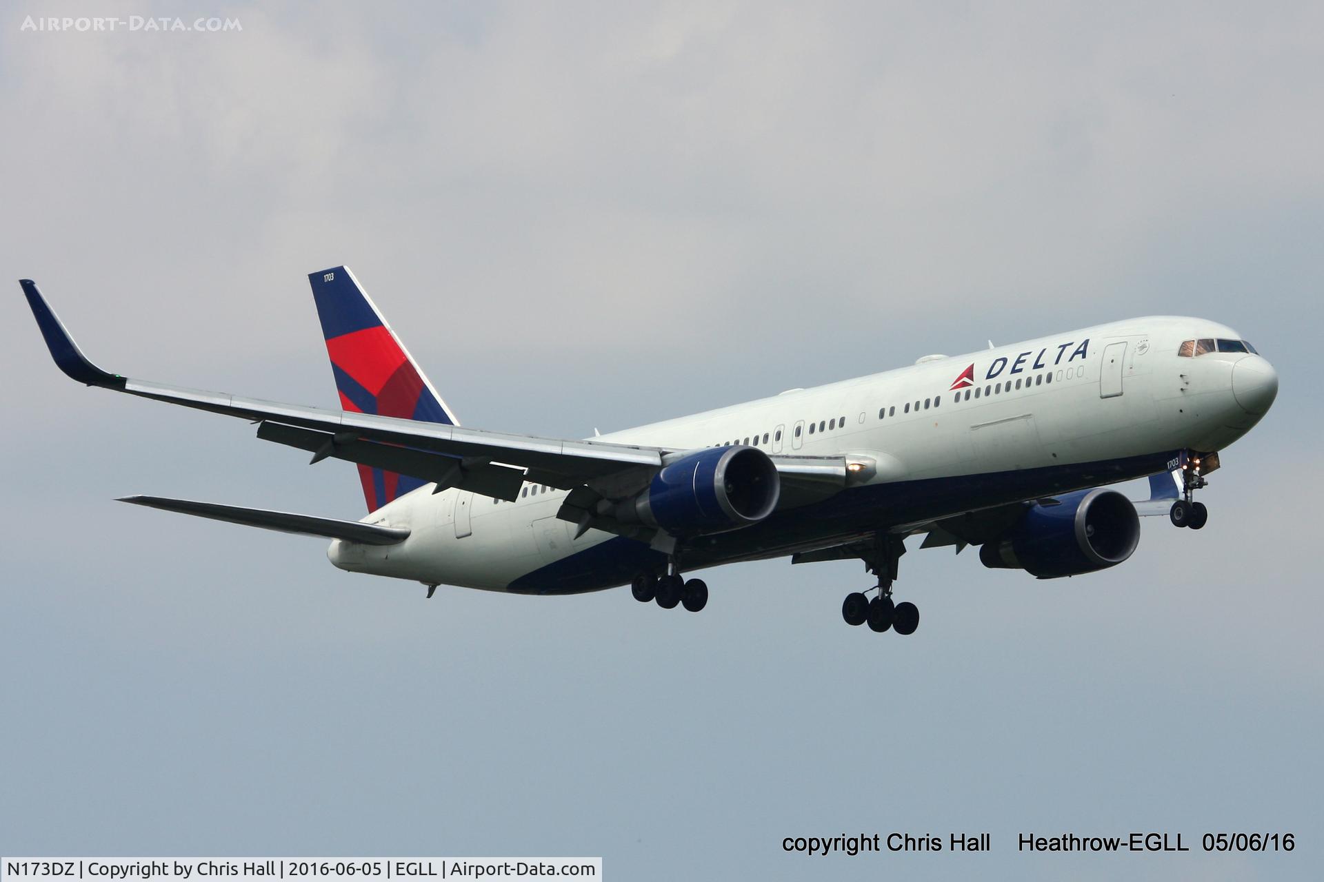 N173DZ, 1998 Boeing 767-332ER C/N 29692, Delta