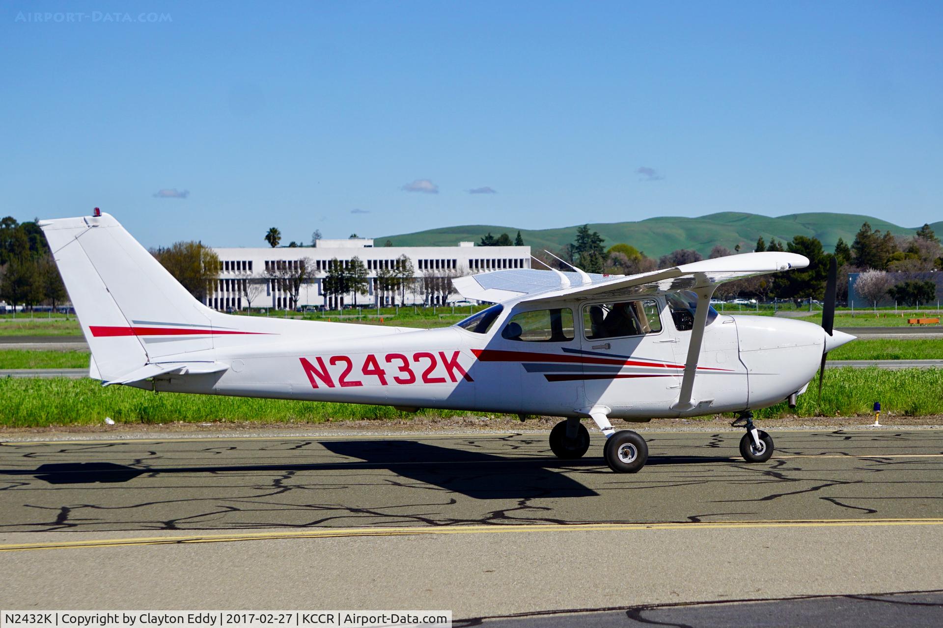 N2432K, 2000 Cessna 172R C/N 17280870, Buchanan Field 2017