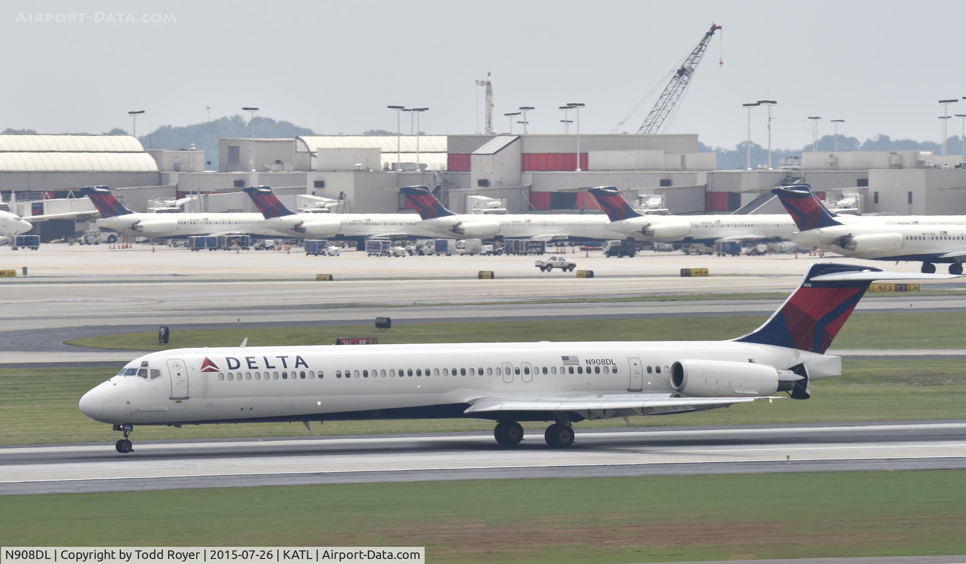 N908DL, 1987 McDonnell Douglas MD-88 C/N 49539, Arriving at Atlanta