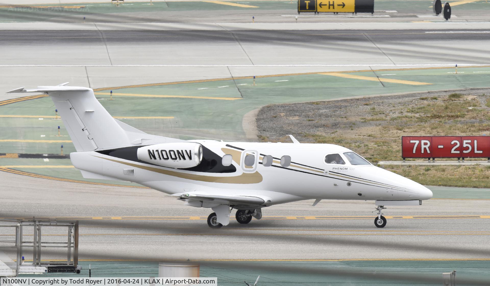 N100NV, 2009 Embraer EMB-500 Phenom 100 C/N 50000116, Taxiing to parking at LAX