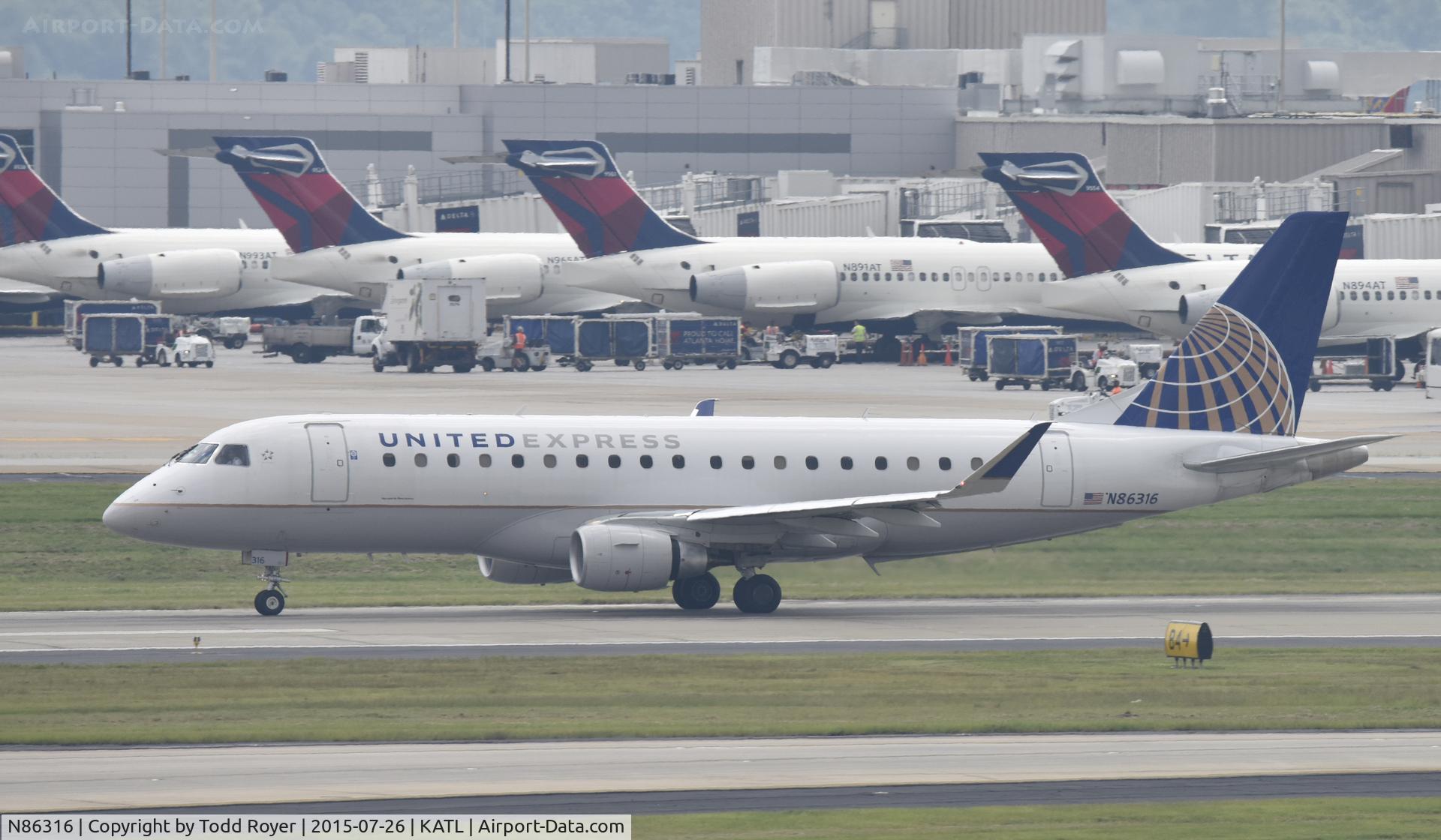 N86316, 2014 Embraer 175LR (ERJ-170-200LR) C/N 17000438, Departing Atlanta