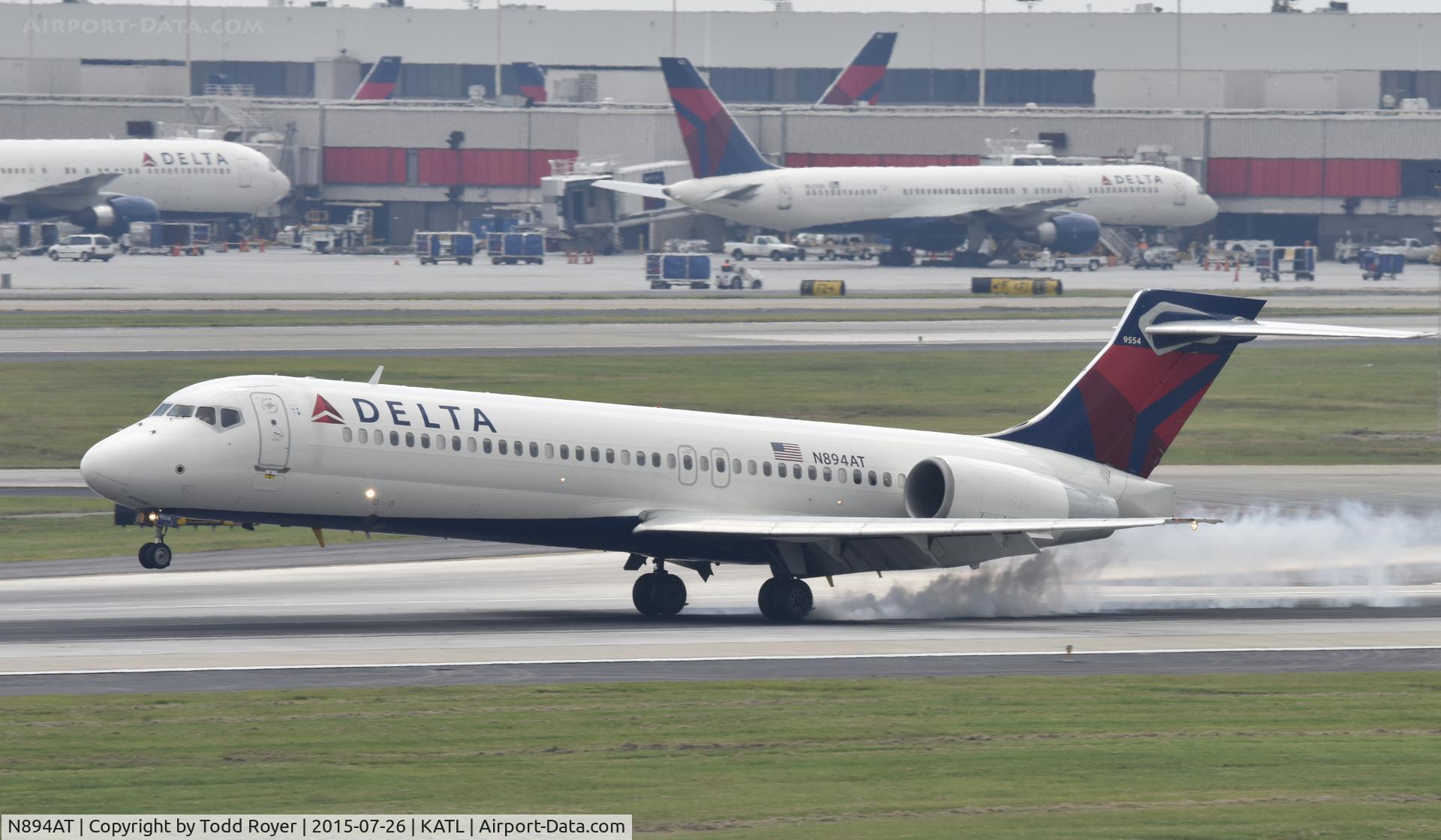 N894AT, 2004 Boeing 717-200 C/N 55046, Arriving at Atlanta