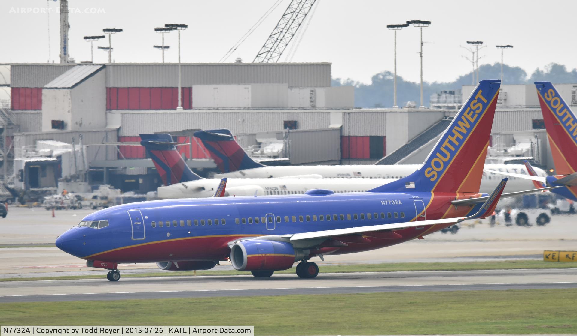 N7732A, 2006 Boeing 737-7BD C/N 34861, Departing Atlanta