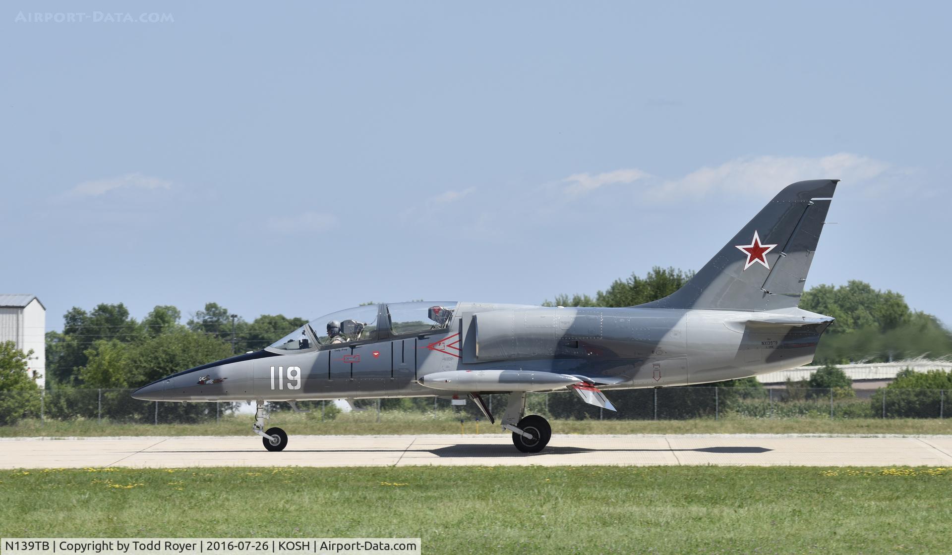 N139TB, 1984 Aero L-39 Albatros C/N 432919, Airventure 2016