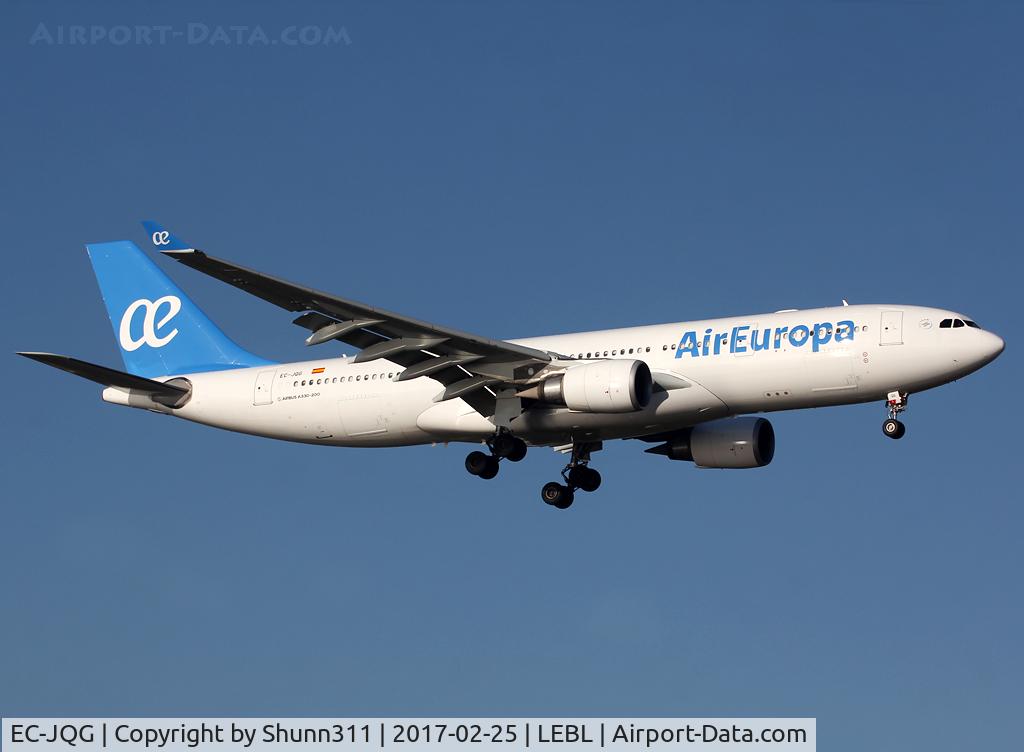 EC-JQG, 2006 Airbus A330-202 C/N 745, Landing rwy02 in new c/s