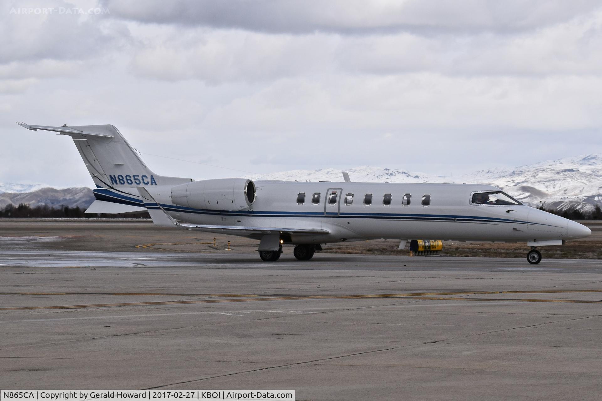 N865CA, 2001 Learjet 45 C/N 45-193, Taxi on Bravo.