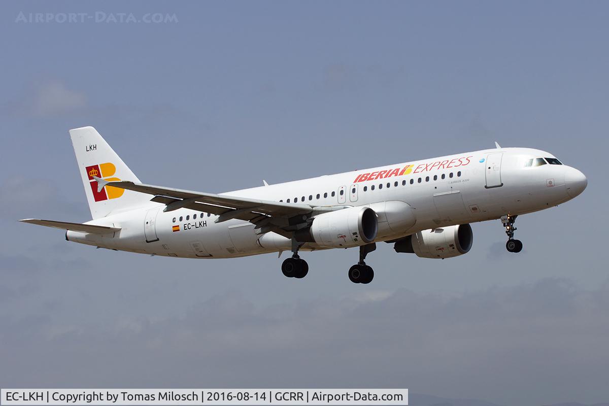 EC-LKH, 1999 Airbus A320-214 C/N 1101, 