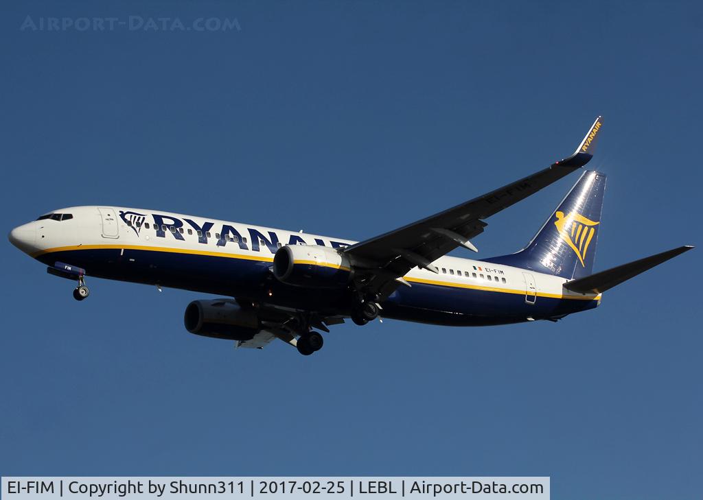 EI-FIM, 2015 Boeing 737-8AS C/N 61576, Landing rwy 25R