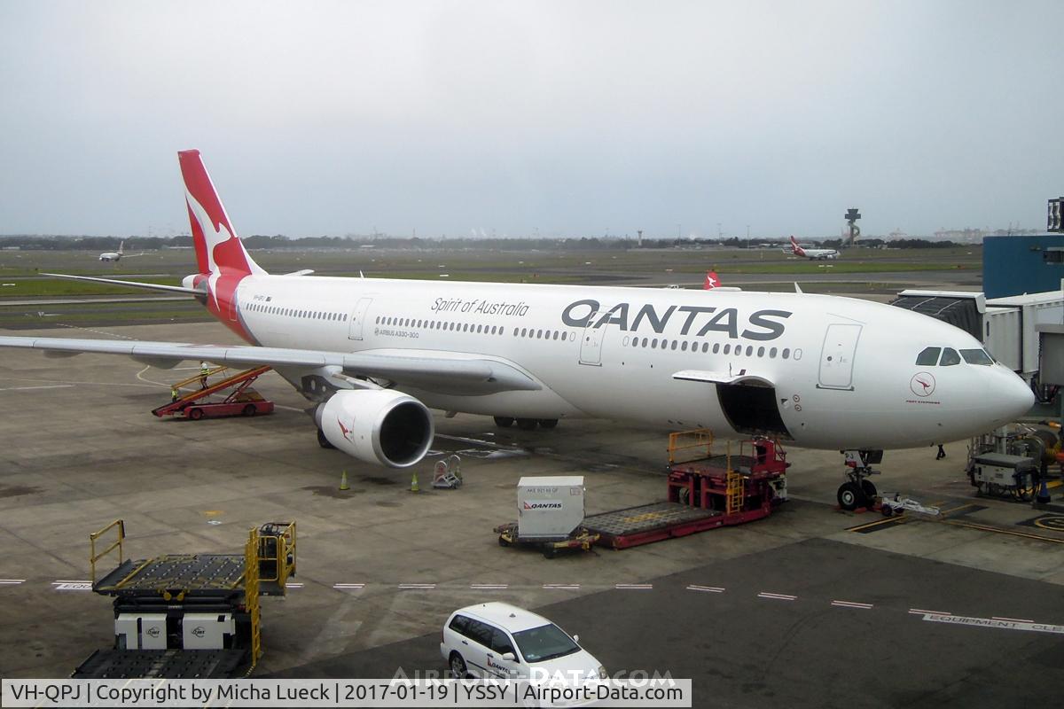 VH-QPJ, 2005 Airbus A330-303 C/N 712, At Mascot