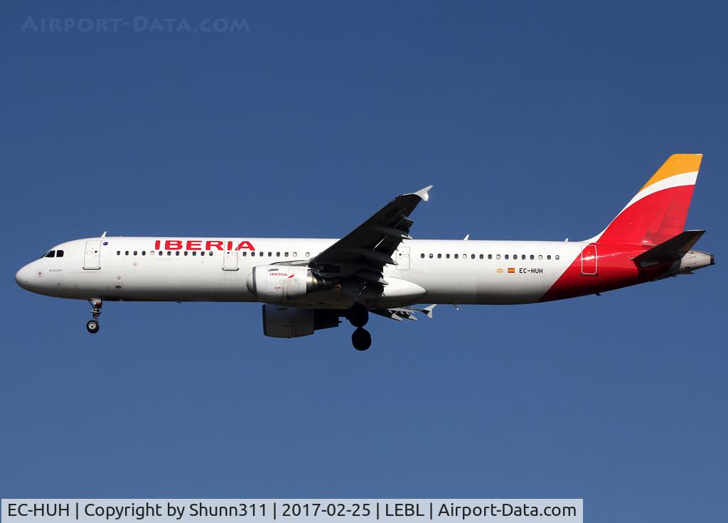 EC-HUH, 1999 Airbus A321-211 C/N 1021, Landing rwy 25R in new c/s