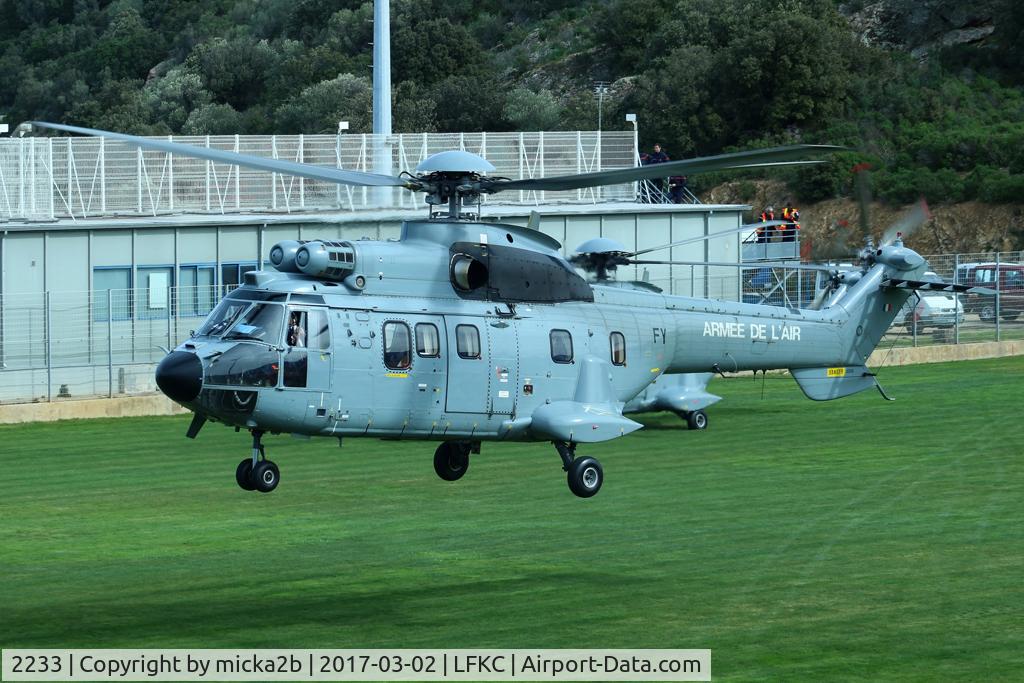 2233, Aérospatiale AS-332L-1 Super Puma C/N 2233, Landing at Monticello stadium