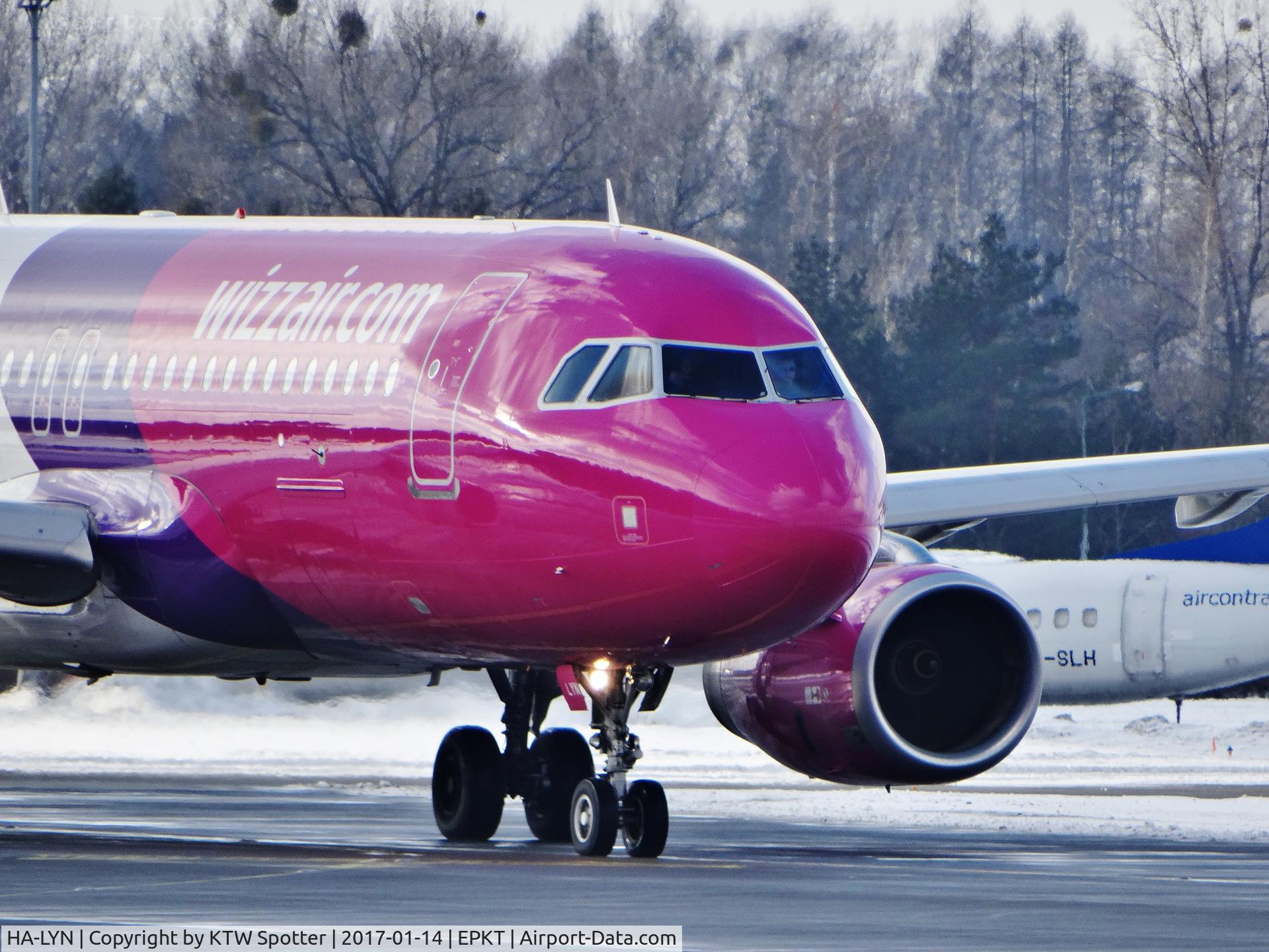 HA-LYN, 2015 Airbus A320-232 C/N 6559, Taxiing to RWY27 for departure to Dubai (DWC). This is the longest route in W6 network.