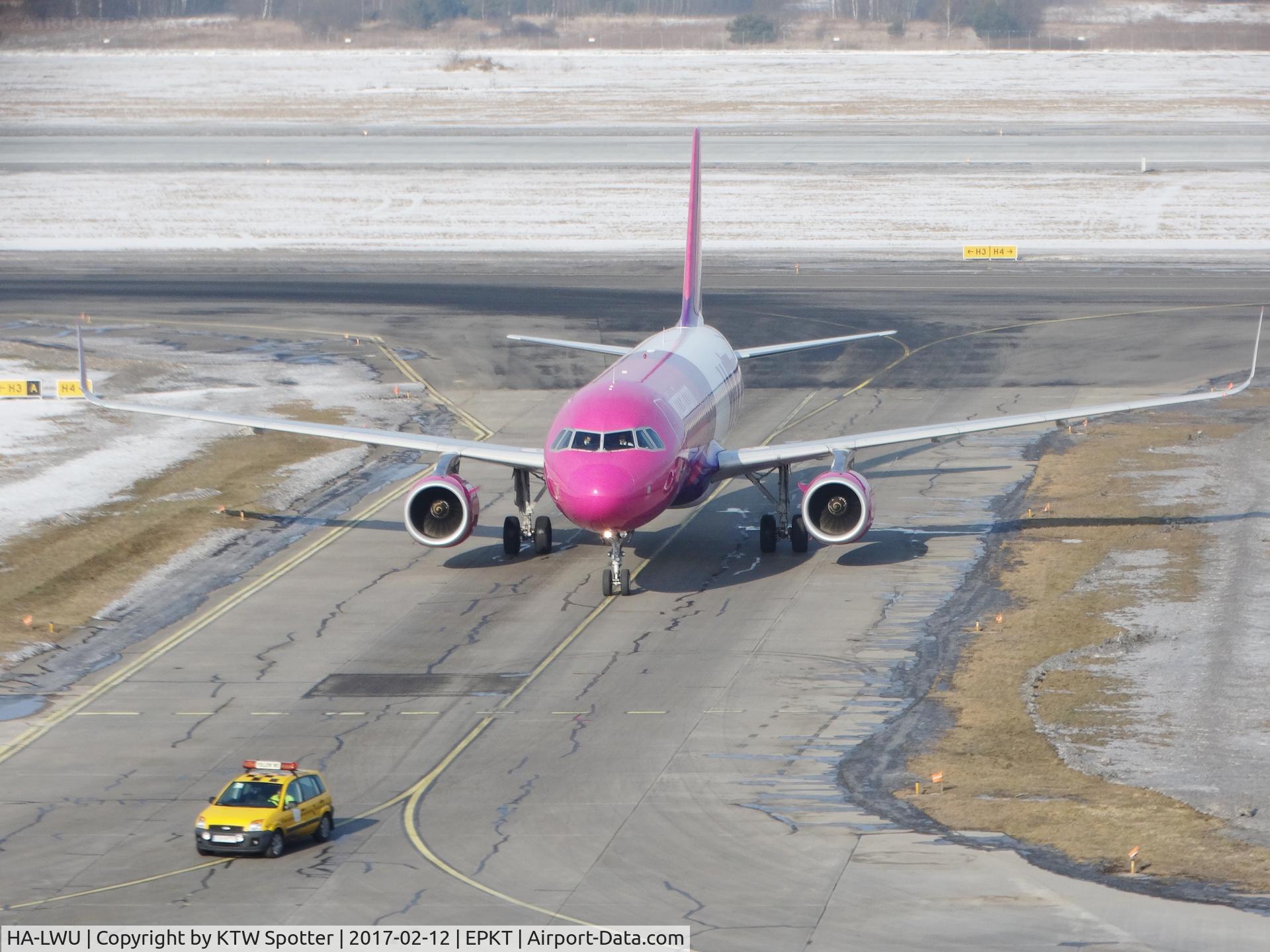HA-LWU, 2013 Airbus A320-232 C/N 5617, Taxiing to its stand after 3h flight from Larnaca. Awesome perspective from ATC centre!