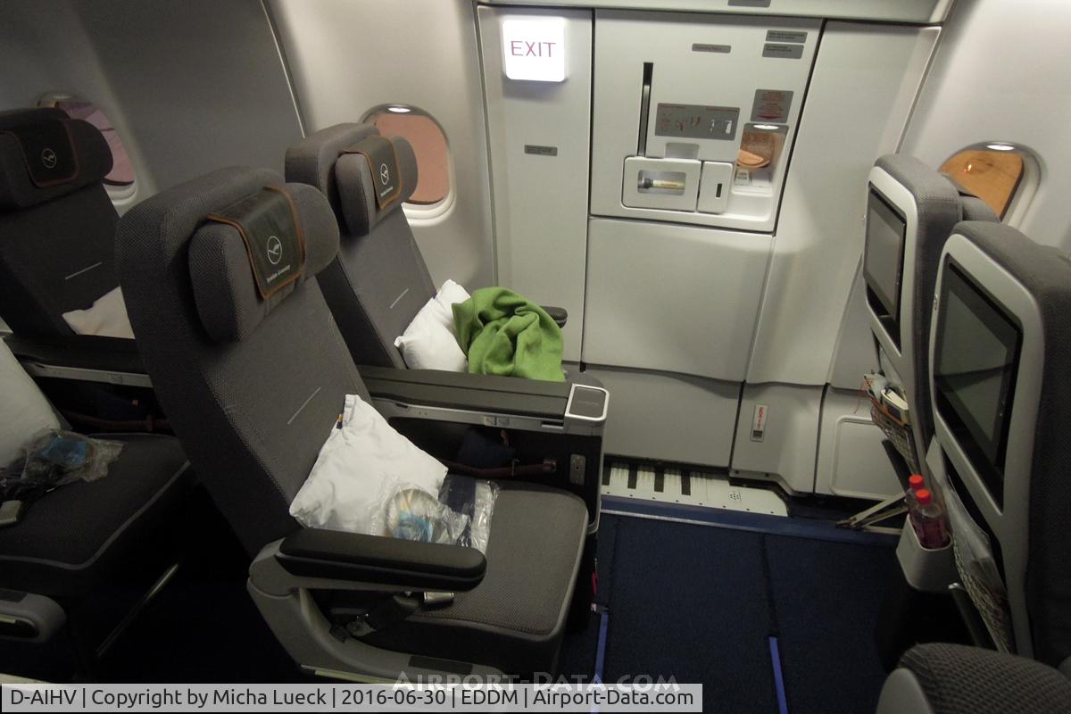 D-AIHV, 2008 Airbus A340-642X C/N 897, Best seats in Premium Economy due to the emergency exit. And I was lucky that the only empty seat in PE was the one next to me.