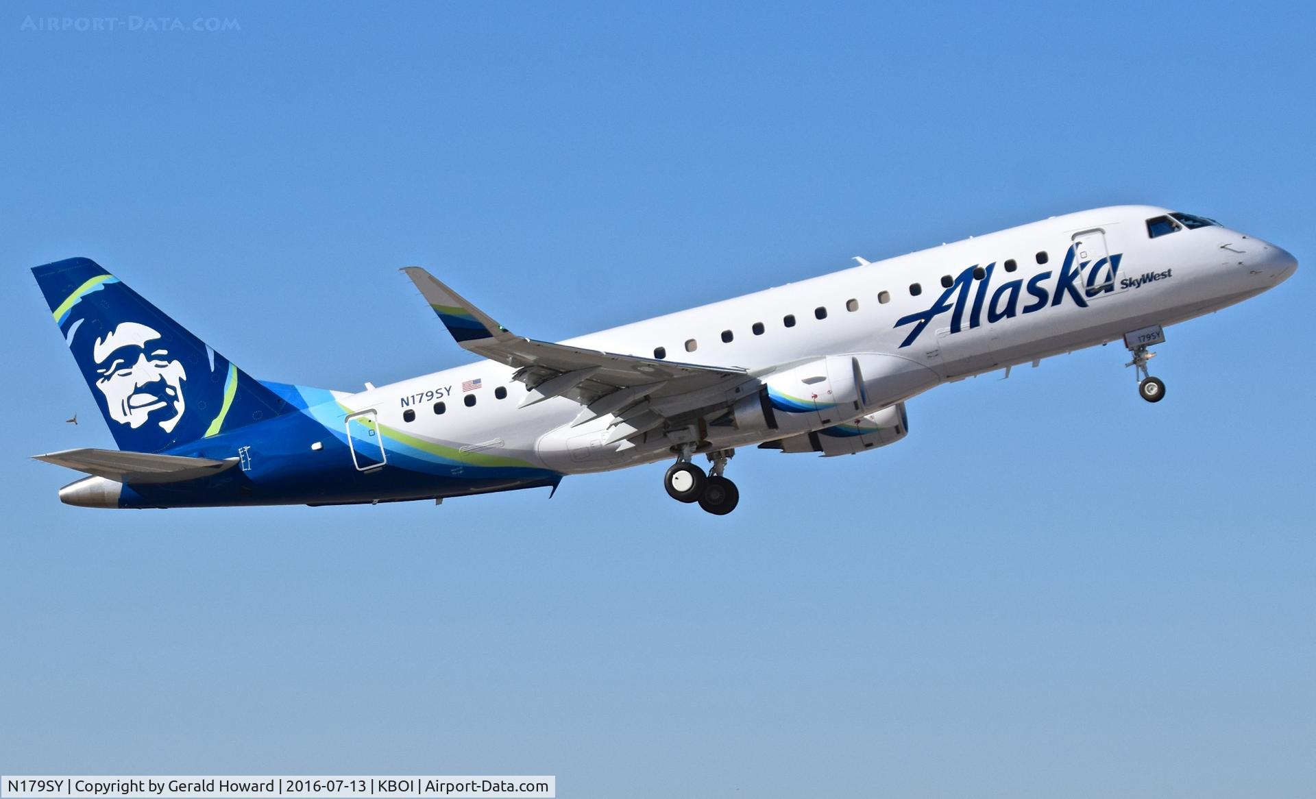 N179SY, 2016 Embraer 175LR (ERJ-170-200LR) C/N 17000565, Departing RWY 28R.