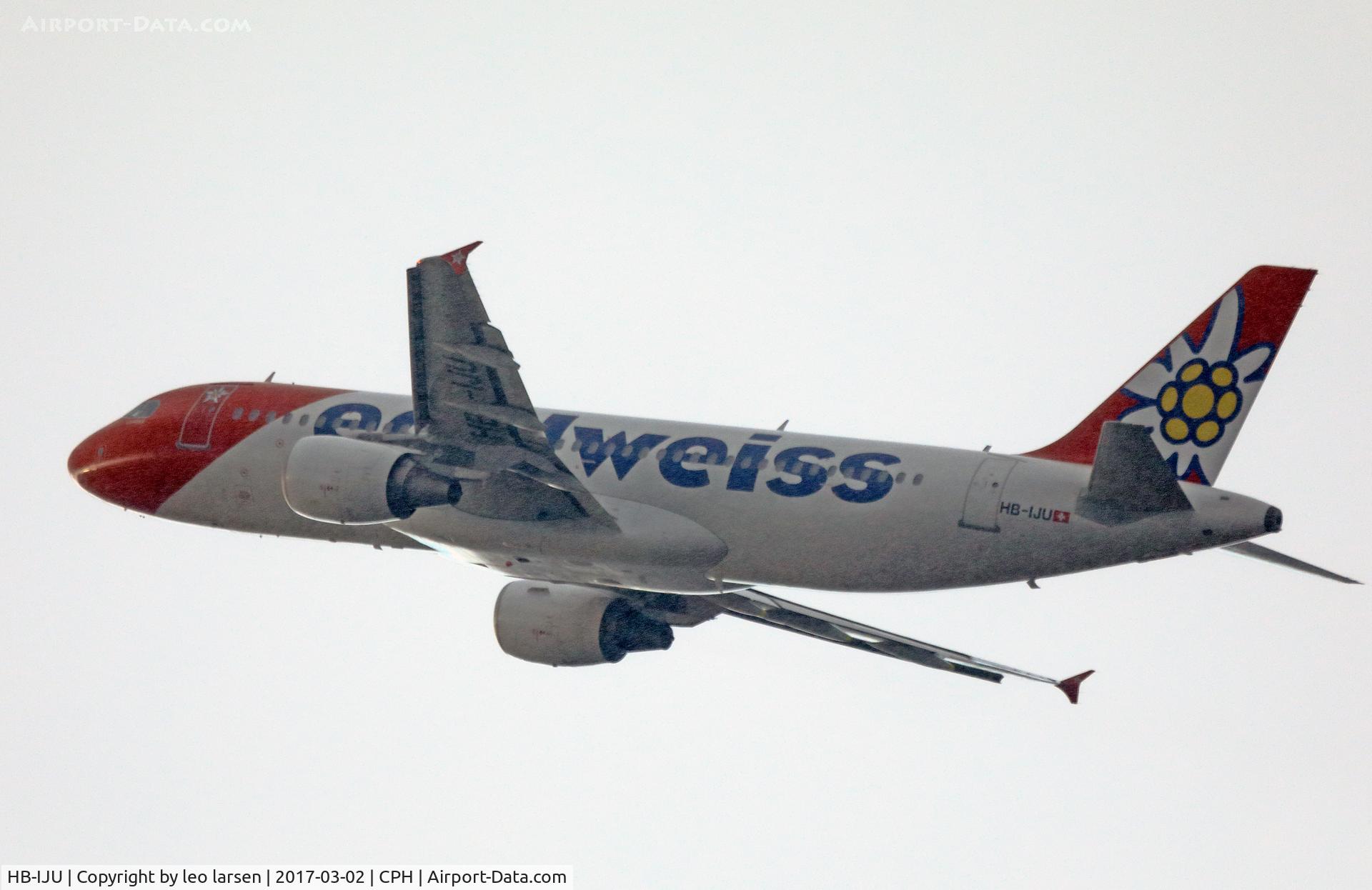 HB-IJU, 2003 Airbus A320-214 C/N 1951, Copenhagen 2.3.2017 in rain