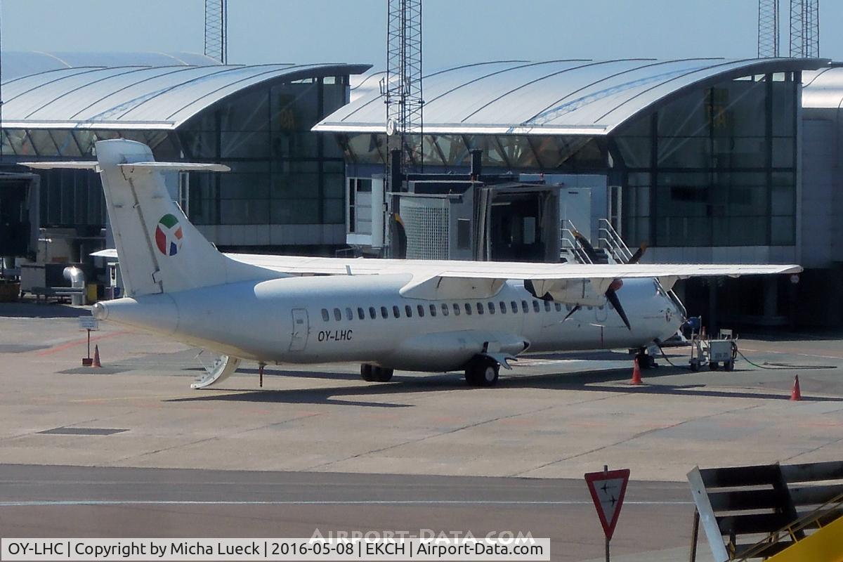 OY-LHC, 1994 ATR 72-212 C/N 405, At Kastrup
