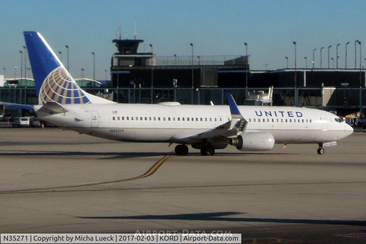 N35271, 2001 Boeing 737-824 C/N 31589, At O'Hare