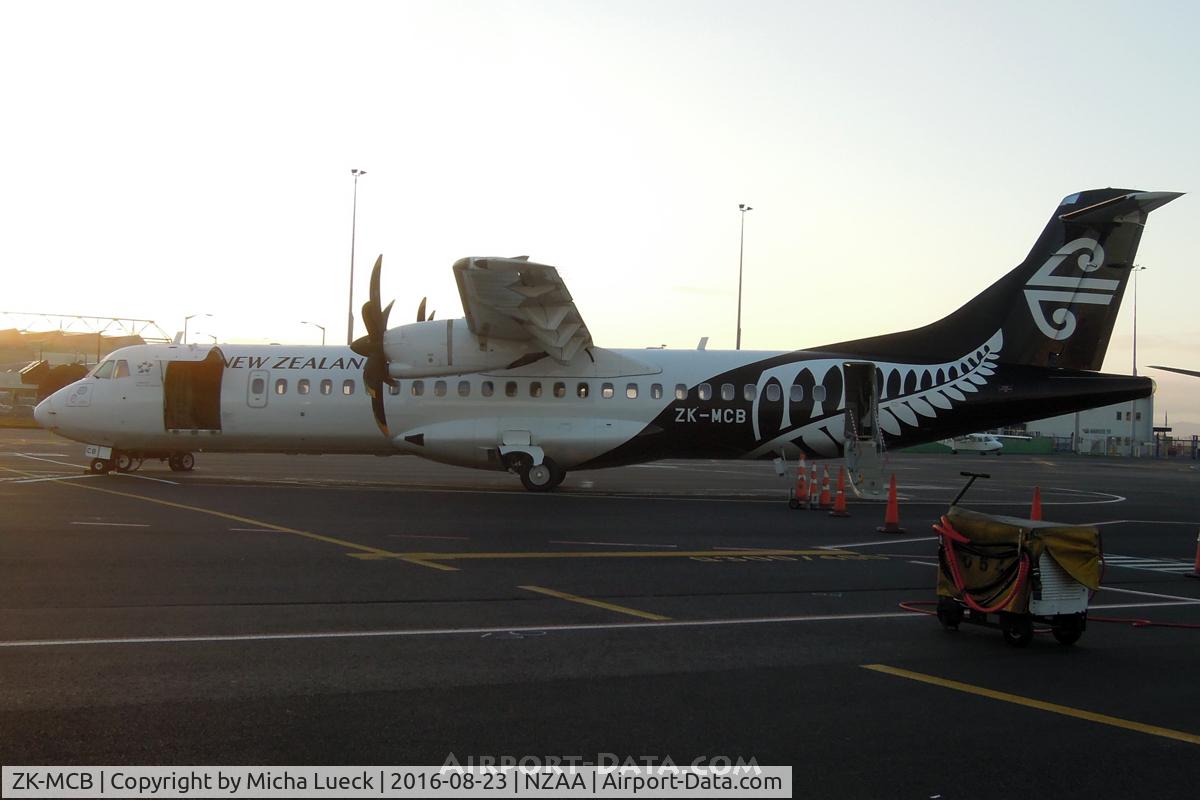 ZK-MCB, 1999 ATR 72-212A C/N 598, Early morning at AKL