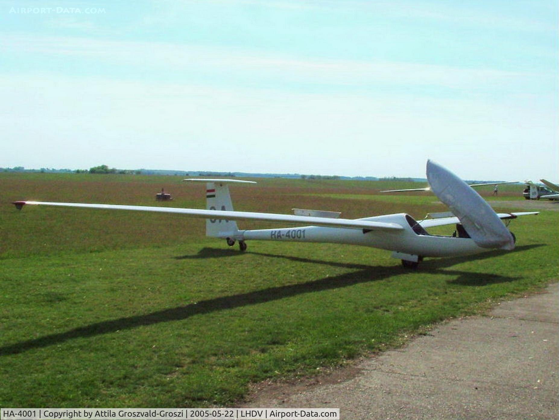 HA-4001, 1983 Glaser-Dirks DG-400 C/N 4-77, Dunaújváros-Kisapostag Airport, Hungary