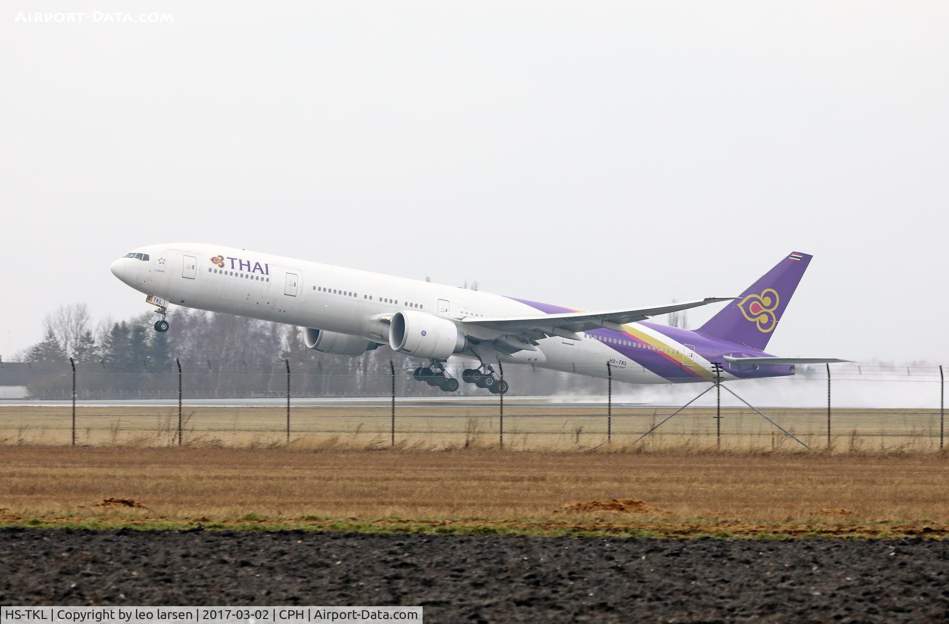HS-TKL, 2012 Boeing 777-3AL/ER C/N 41521, Copenhagen 2.3.2017 in rain