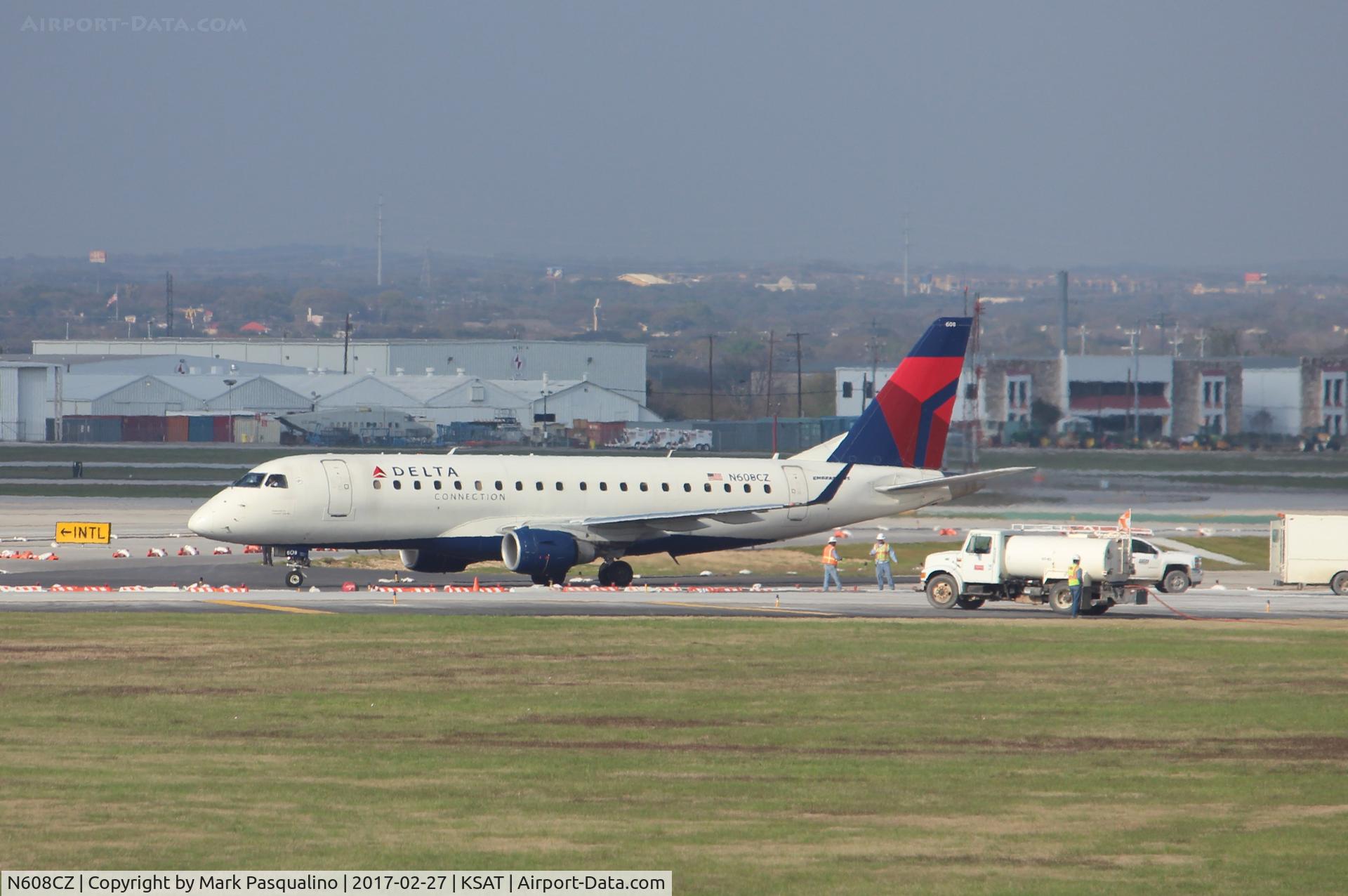 N608CZ, 2007 Embraer 175LR (ERJ-170-200LR) C/N 17000195, ERJ 170-200 LR