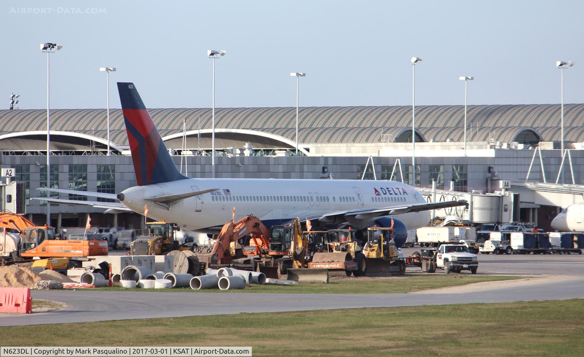 N623DL, 1987 Boeing 757-232 C/N 22913, Boeing 757-200