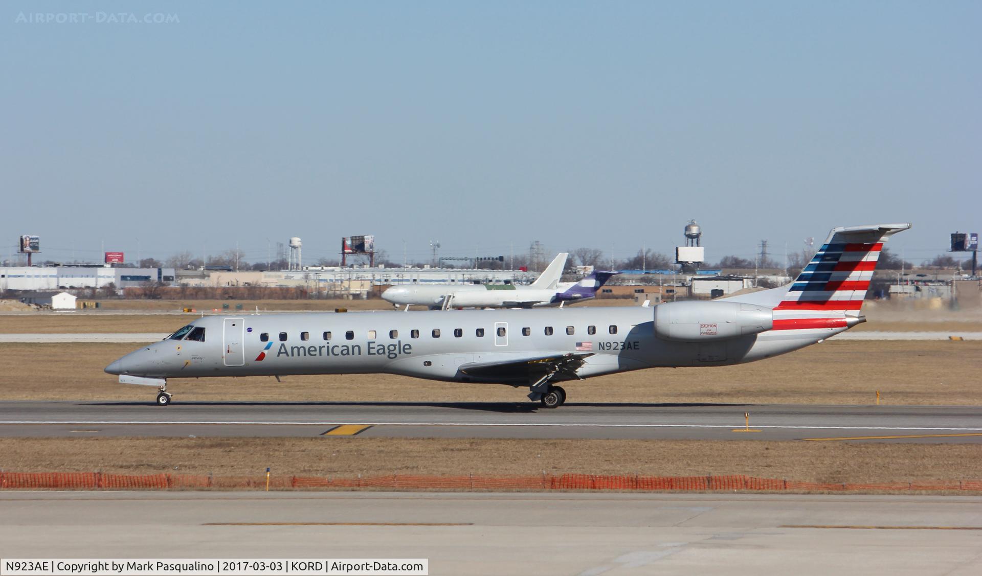 N923AE, 2005 Embraer ERJ-145LR (EMB-145LR) C/N 14500907, EMB-145LR