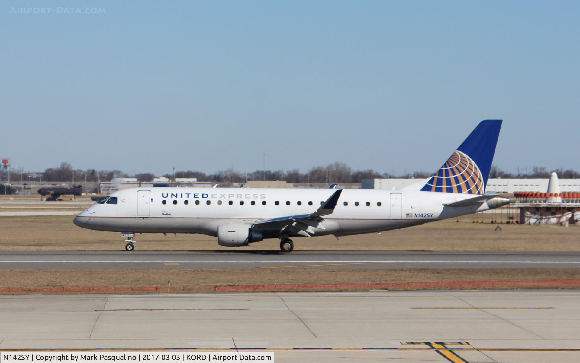 N142SY, 2015 Embraer 175LR (ERJ-170-200LR) C/N 17000475, ERJ 170-200 LR