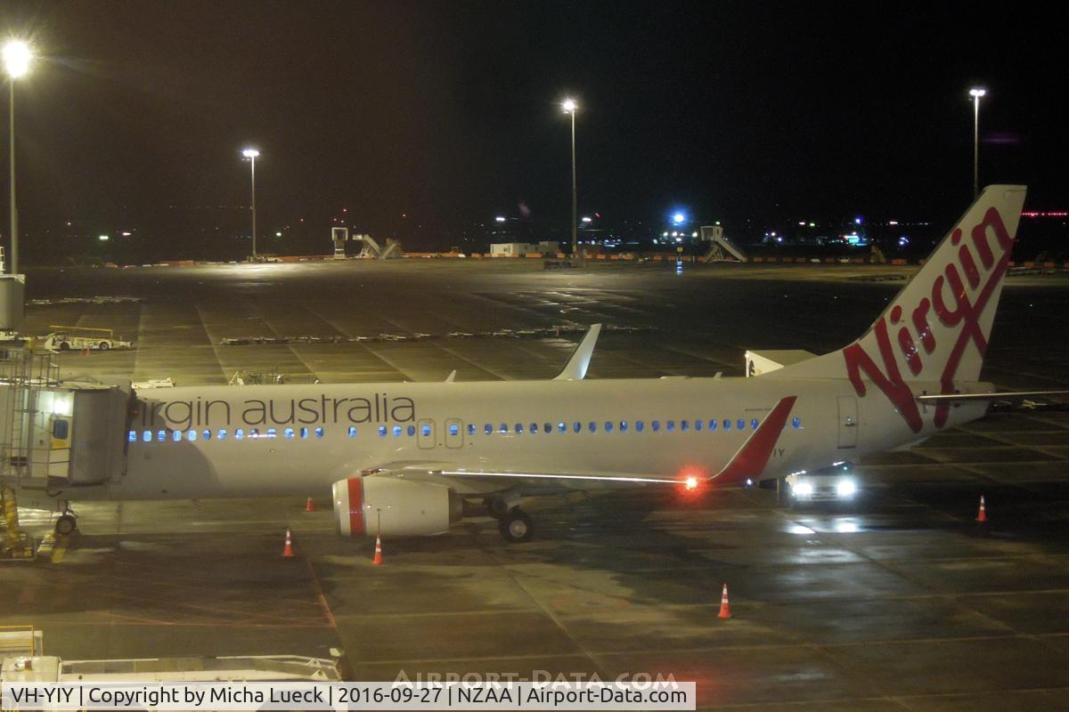 VH-YIY, 2015 Boeing 737-8FE C/N 40701, At Auckland
