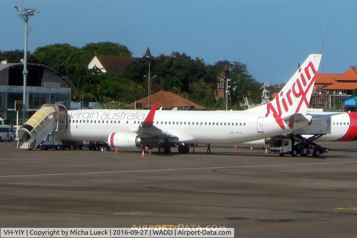 VH-YIY, 2015 Boeing 737-8FE C/N 40701, At Denpasar