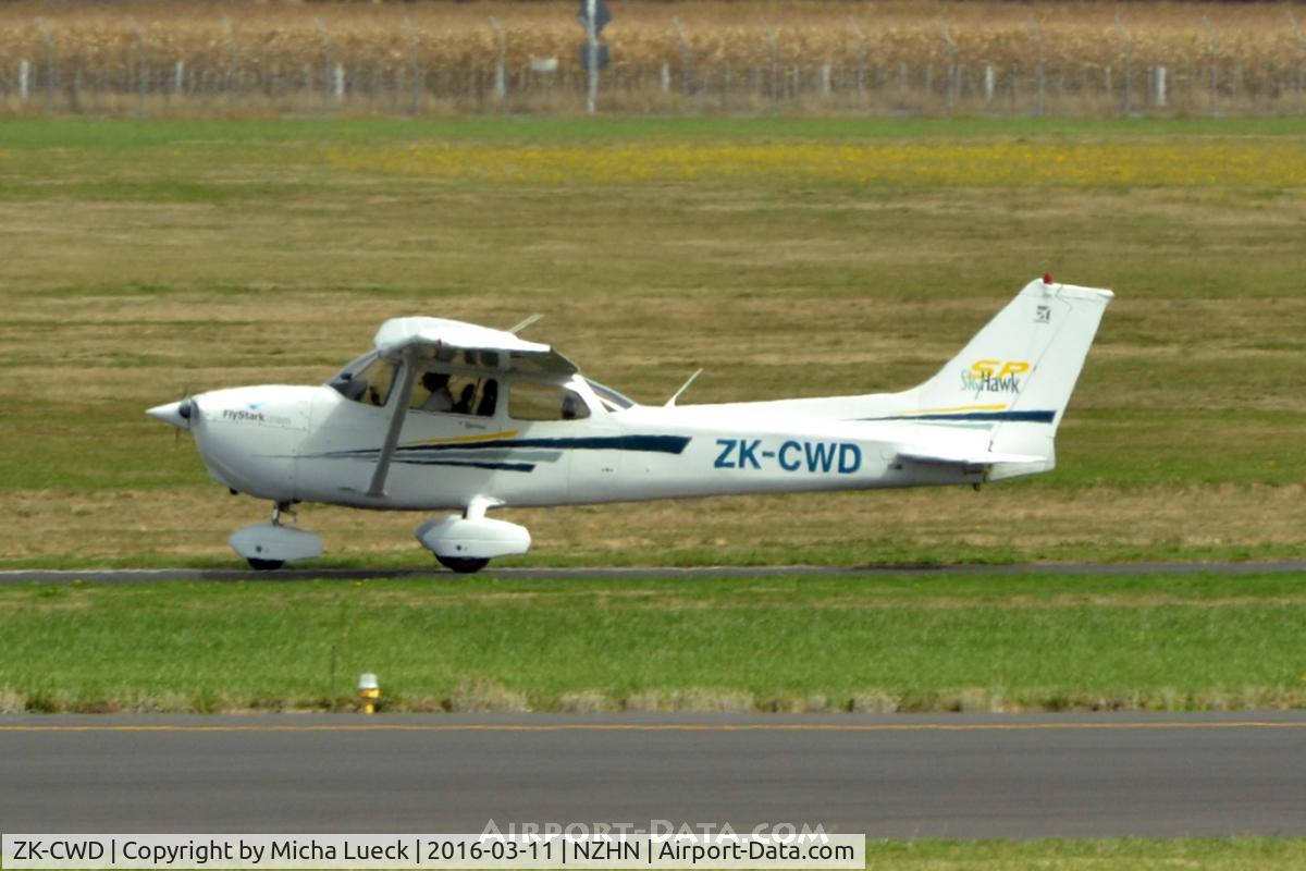 ZK-CWD, 2002 Cessna 172S C/N 172S9039, At Hamilton
