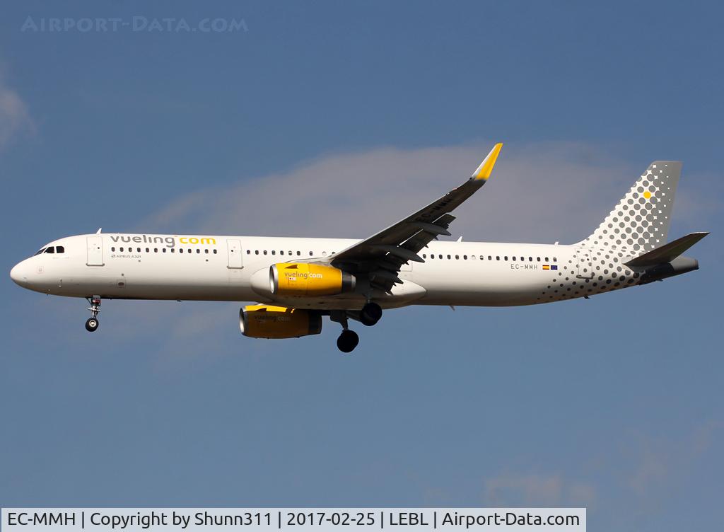 EC-MMH, 2016 Airbus A321-231 C/N 7152, Landing rwy 25R