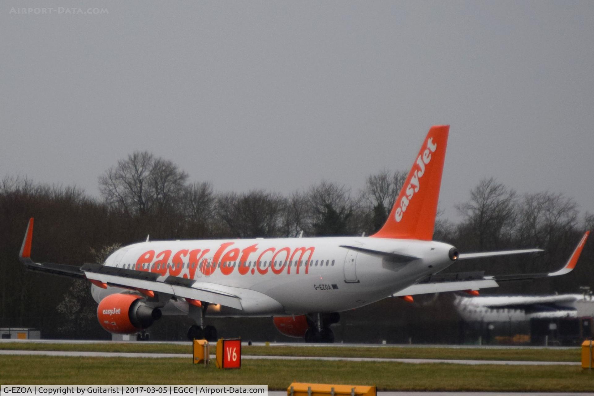 G-EZOA, 2014 Airbus A320-214 C/N 6412, At Manchester
