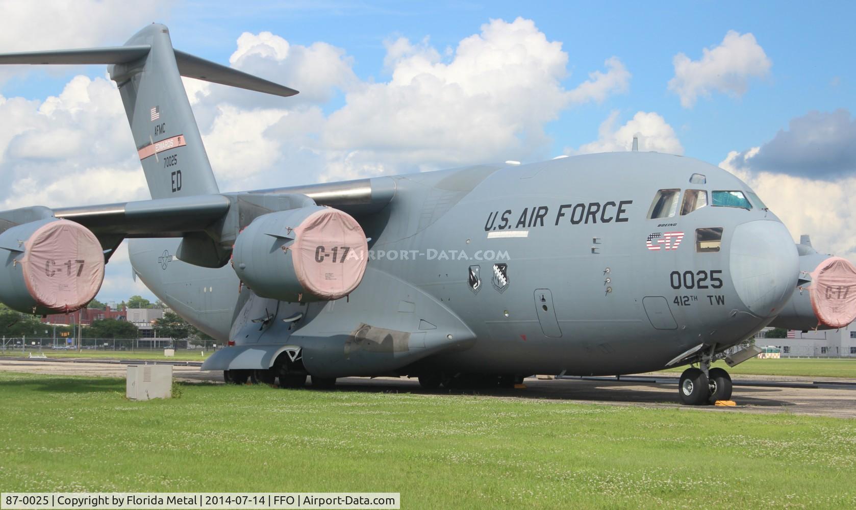 87-0025, 1987 McDonnell Douglas C-17A Globemaster III C/N F-001/T-1, C-17A