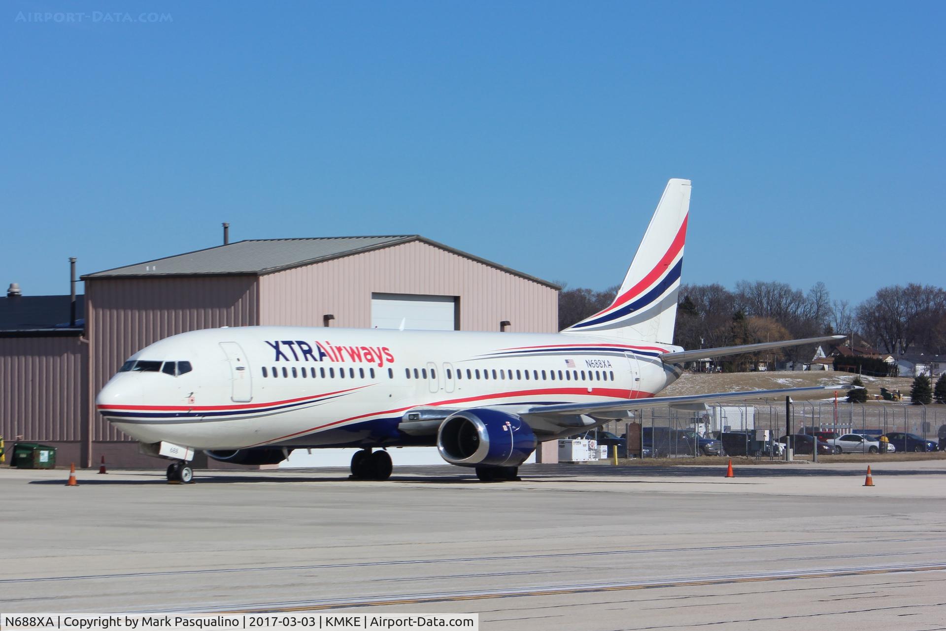 N688XA, 1990 Boeing 737-4Y0 C/N 24688, Boeing 737-400