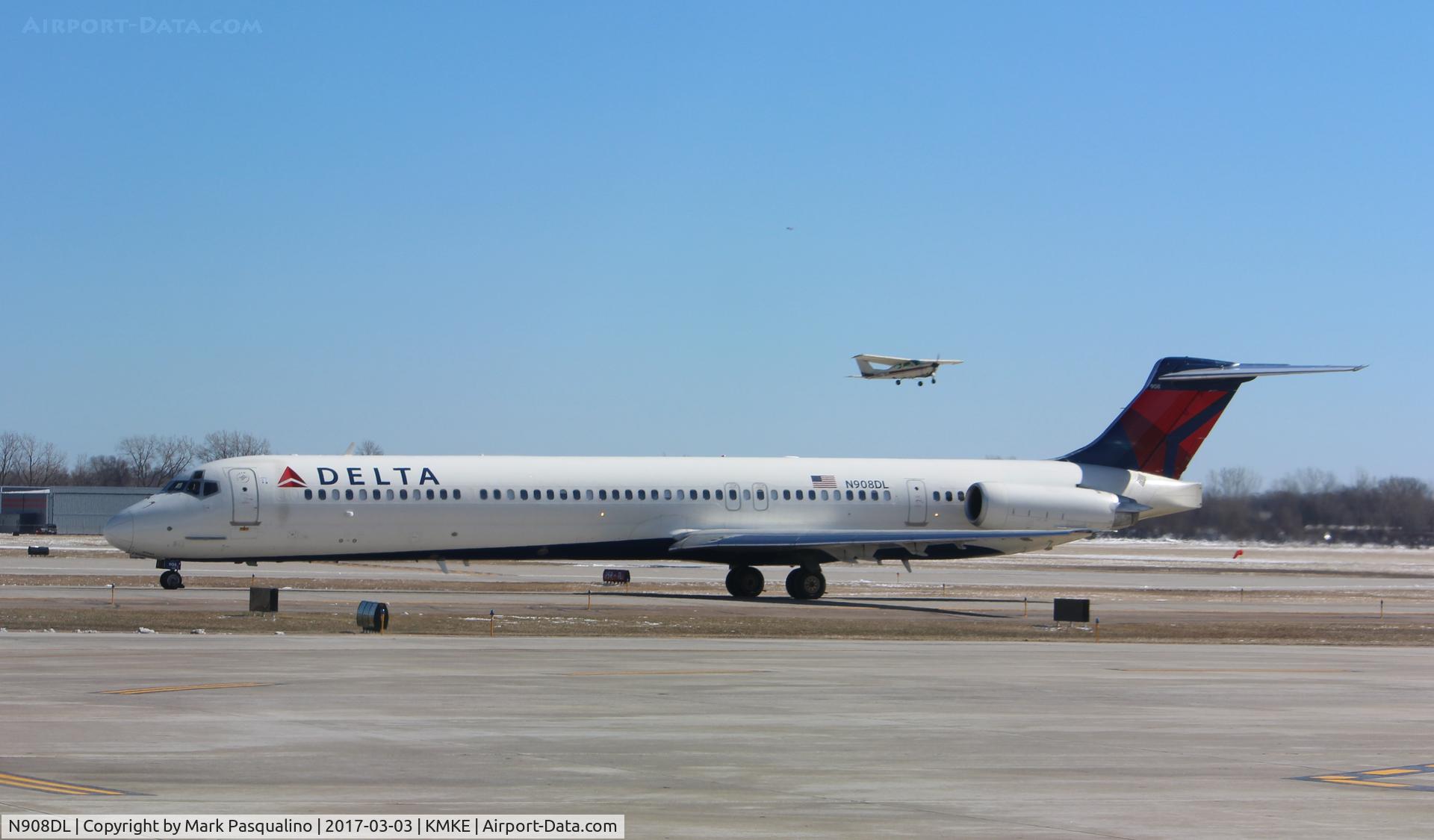 N908DL, 1987 McDonnell Douglas MD-88 C/N 49539, MD-88