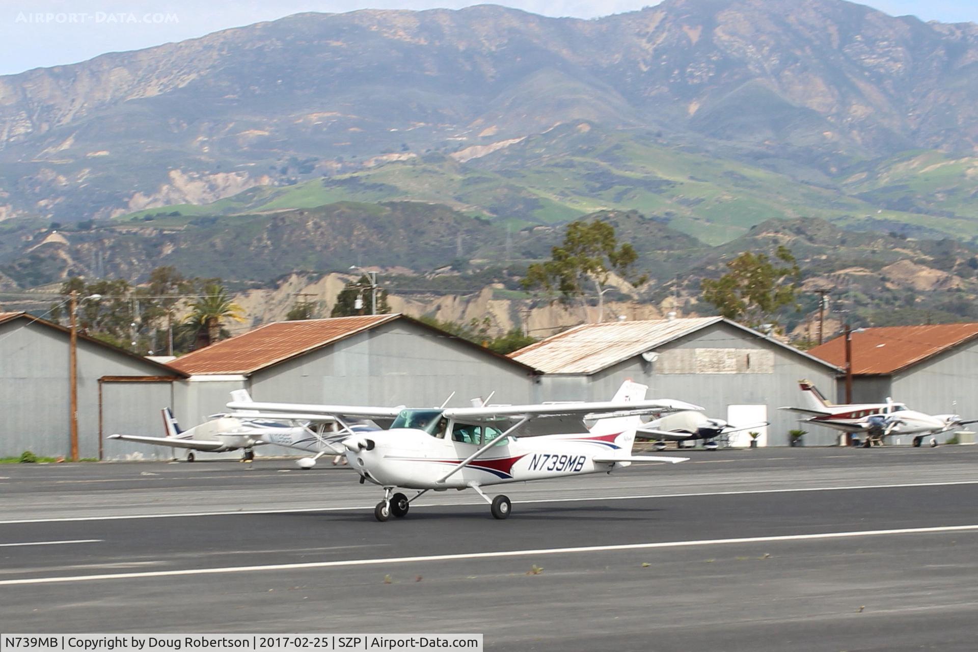 N739MB, 1978 Cessna 172N C/N 17270641, 1978 Cessna 172N SKYHAWK, Lycoming IO-320-H2AD 160 Hp, landing roll Rwy 22