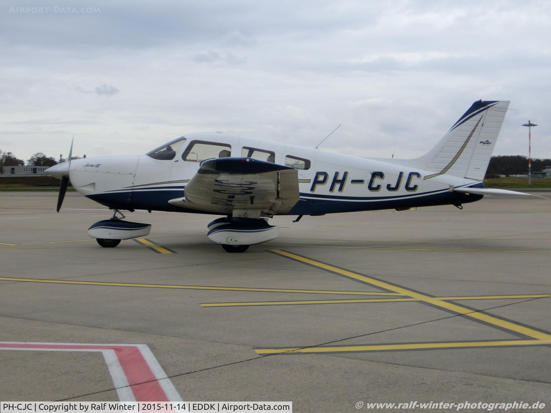 PH-CJC, 2004 Piper PA-28-181 Archer III C/N 2843595, Piper PA-28-181 Archer 3 - Business Wings - 2843595 - PH-CJC - 14.11.2015 - CGN