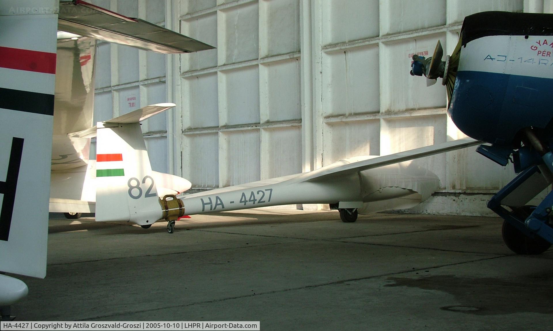 HA-4427, 1981 PZL-Bielsko SZD-48-1 Jantar Standard 2 C/N B-1188, Györ-Pér Airport, Hungary