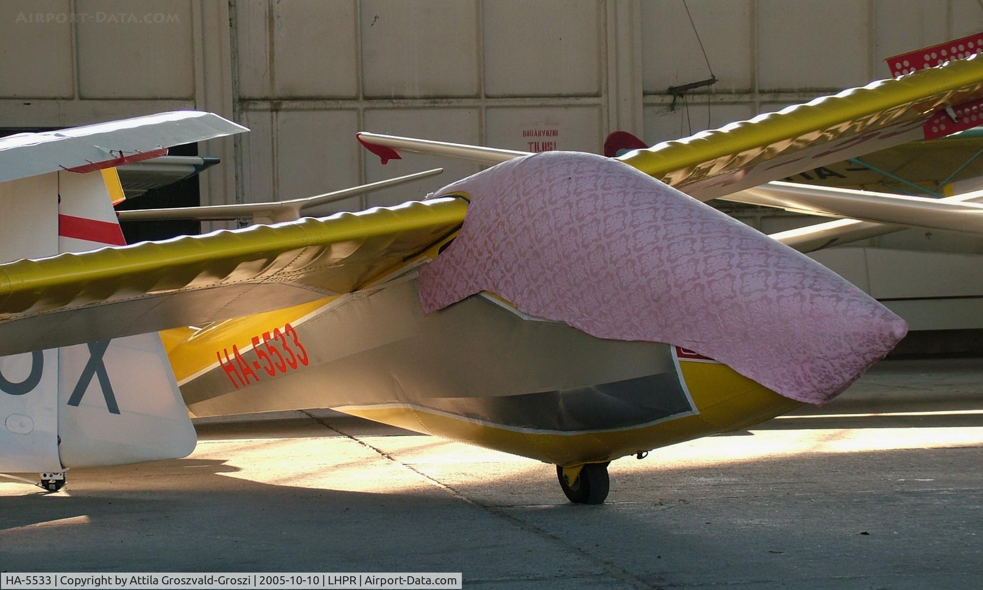 HA-5533, 1987 Rubik R-26SU Góbé 82 C/N AA800049, Györ-Pér Airport, Hungary