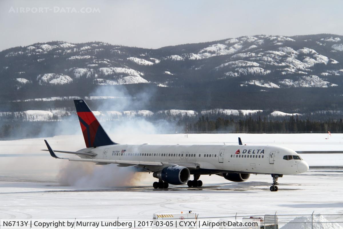 N6713Y, 2000 Boeing 757-232 C/N 30777, Firing the engines in Whitehorse, Yukon, Canada, at -23C after being diverted during an MSP-ANC flight the previous night due to oxygen problems.