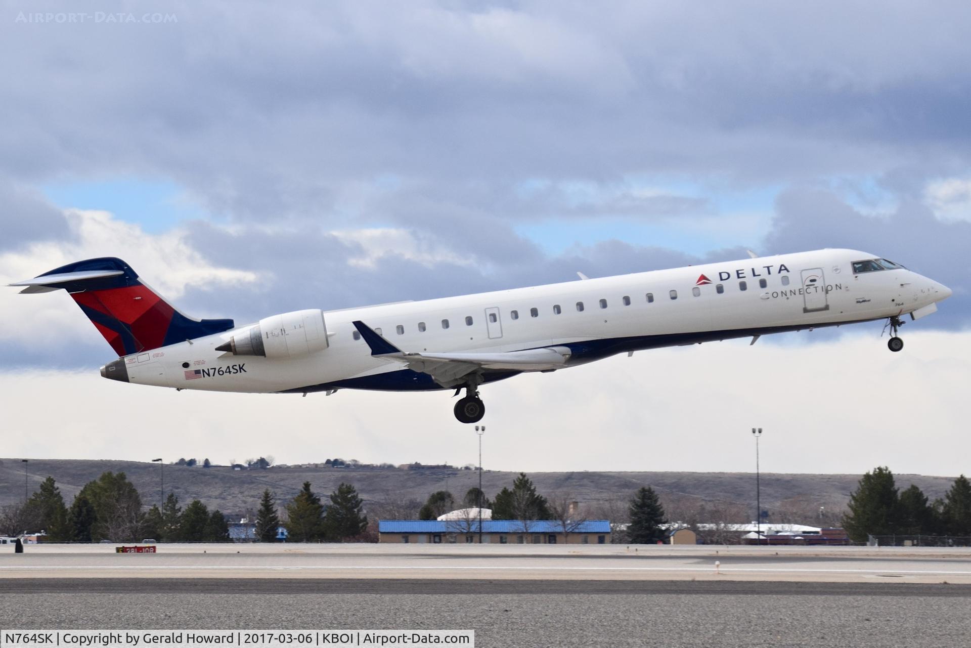 N764SK, 2005 Canadair CRJ-700 (CL-600-2C10) Regional Jet C/N 10229, Departing RWY 28R.