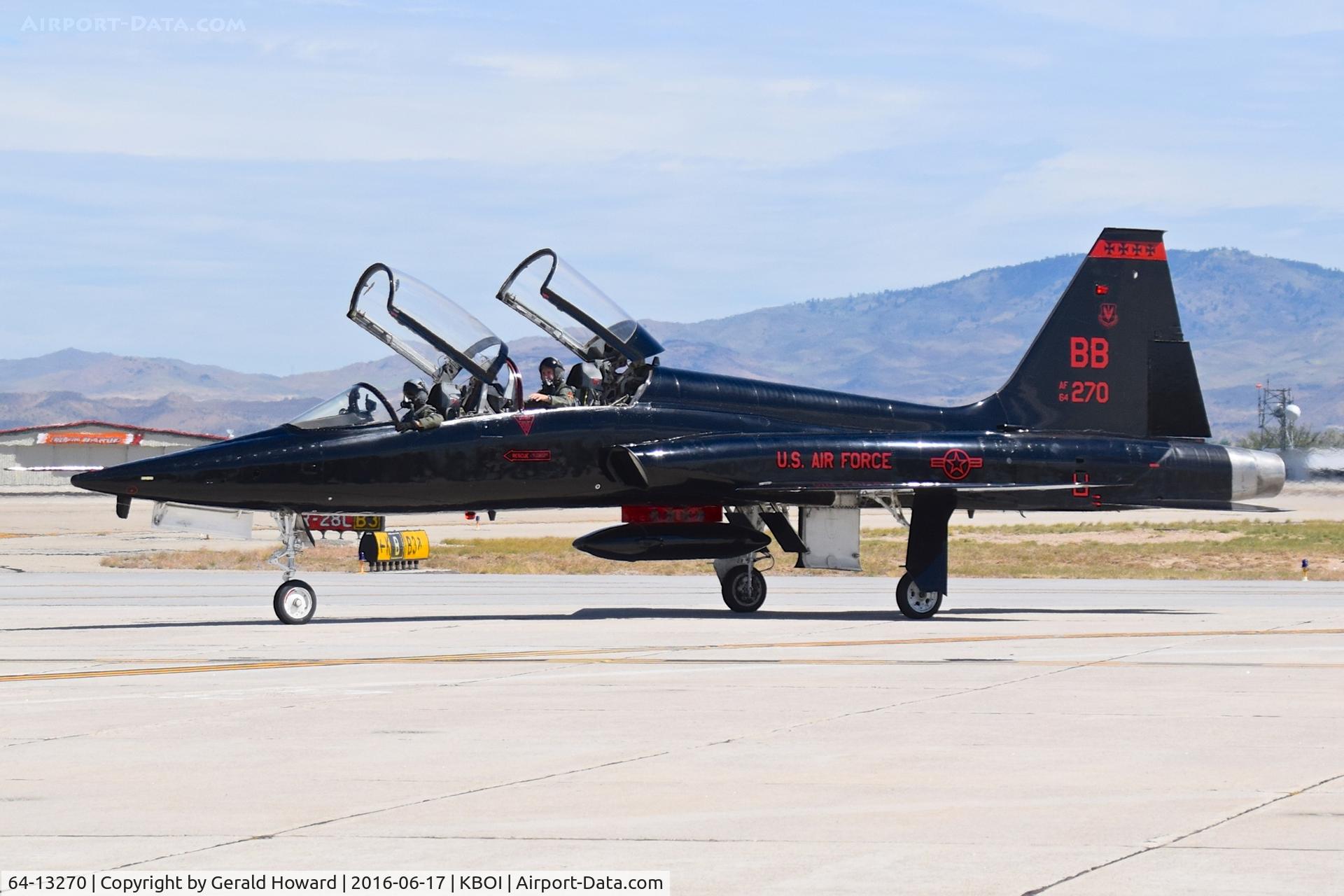 64-13270, 1964 Northrop T-38A Talon C/N N.5699, Taxiing on Bravo. 9th Recon Wing, Beale AFB, CA.