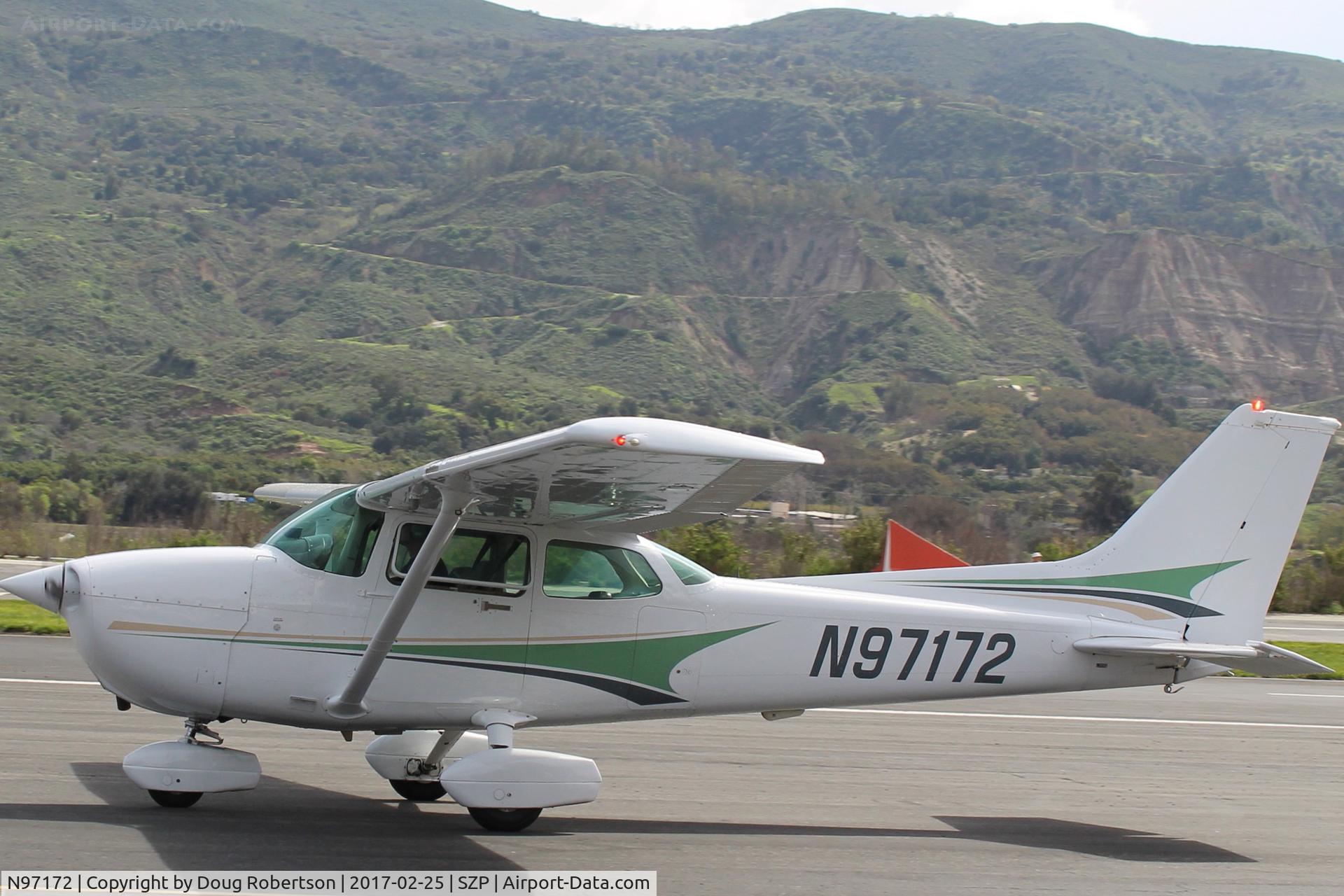 N97172, 1984 Cessna 172P C/N 17276162, 1984 Cessna 172P SKYHAWK, Lycoming O-320-D2J 160 Hp, taxi