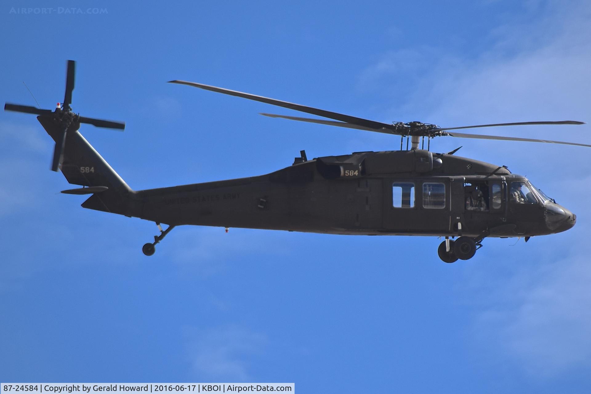 87-24584, Sikorsky UH-60A+ Black Hawk C/N 70-1090, Departing BOI.