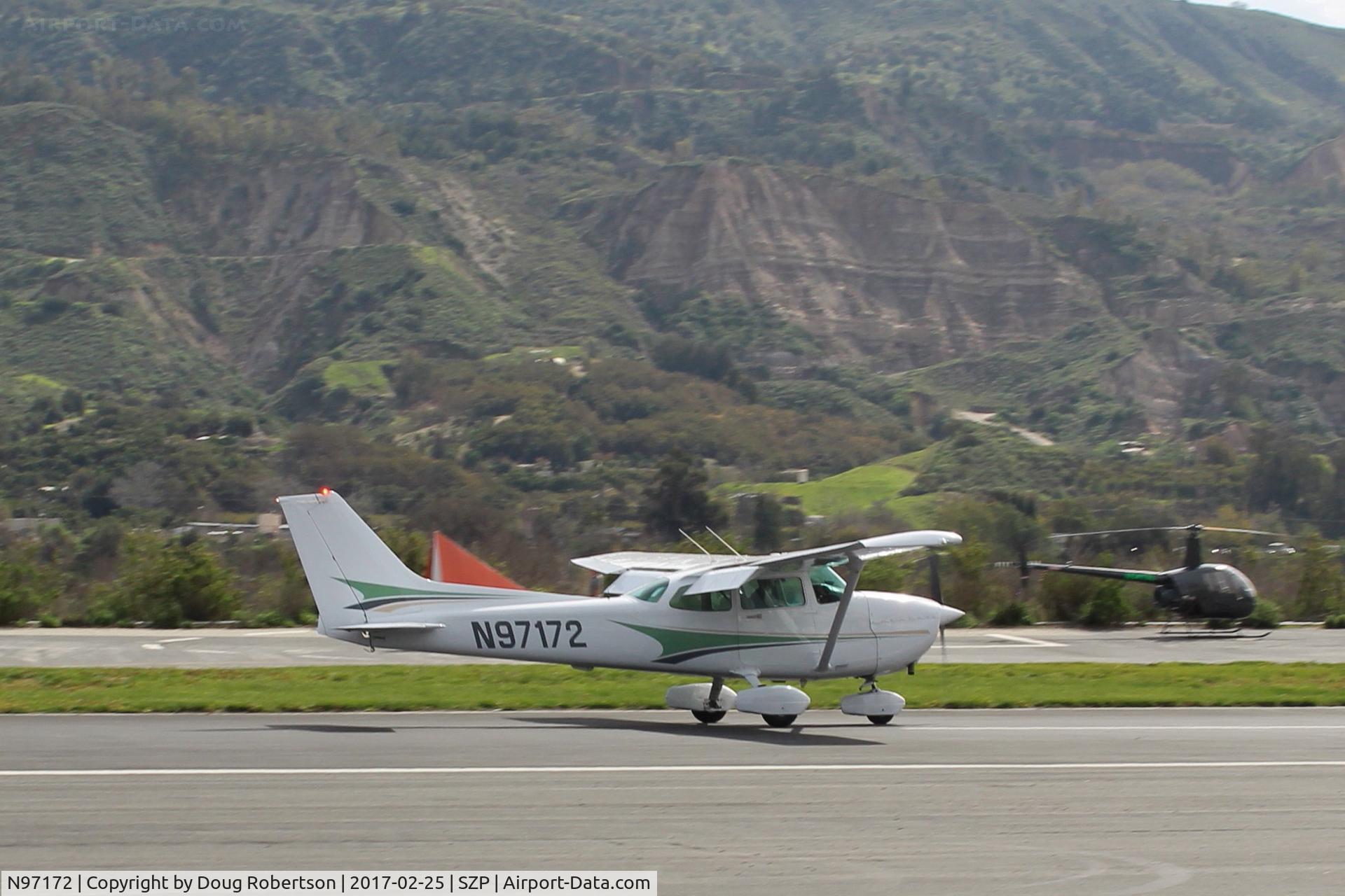 N97172, 1984 Cessna 172P C/N 17276162, 1984 Cessna 172P SKYHAWK, Lycoming O-320-D2J 160 Hp, landing roll Rwy 22