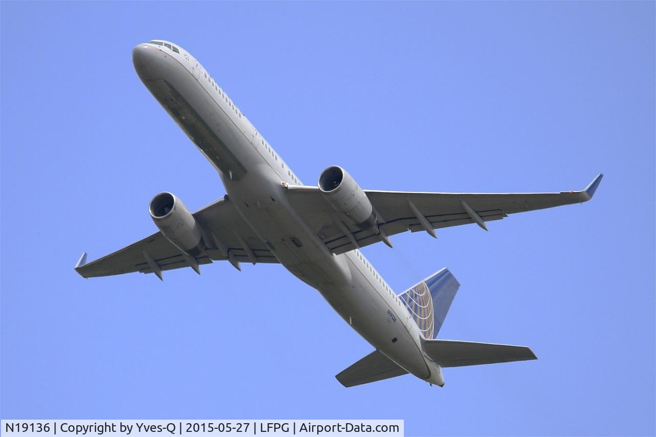 N19136, 1999 Boeing 757-224 C/N 29285, Boeing 757-224, Take off Rwy 27L, Roissy Charles De Gaulle Airport (LFPG-CDG)