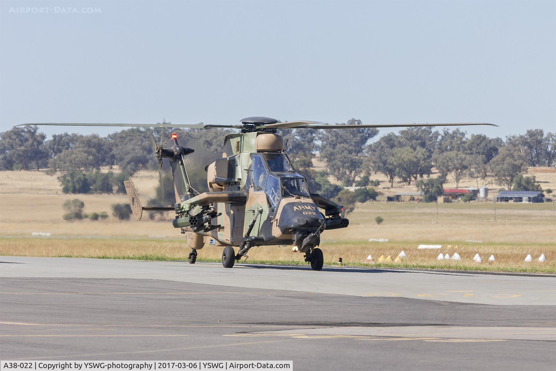 A38-022, Eurocopter EC-665 Tiger ARH C/N 4022/ARH22, Australian Army (A38-022) Eurocopter EC-655 Tiger ARH at Wagga Wagga Airport